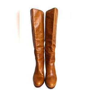 100% Authentic Gucci Boots! Vintage - good condition!